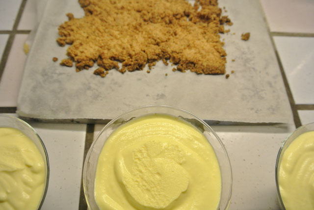 mousse ananas mangue crumble coco
